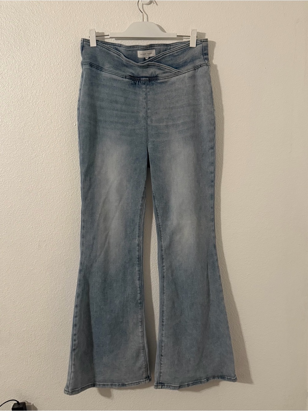 Risen Pull On Jeans Cross Waist Size 1XL Light Wash Flare Pants